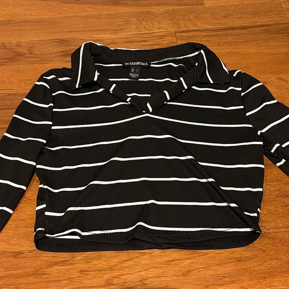 Black and White Stripe Collared Long Sleeve Crop